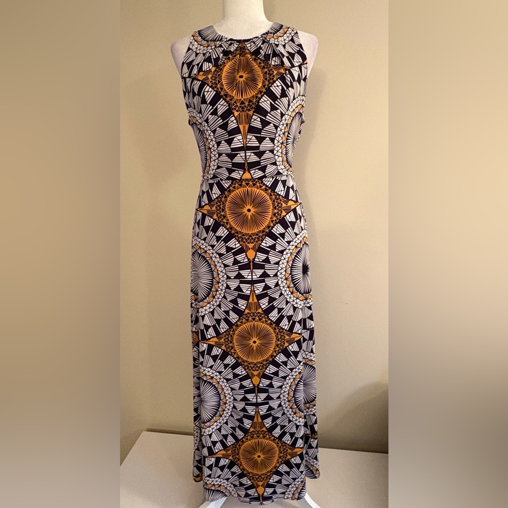 Sleeveless Geometric Print Maxi Dress in Navy & Gold